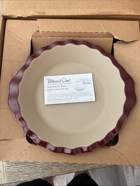 The Pampered Chef Cranberry Trim Cream Deep Dish Pie Plate